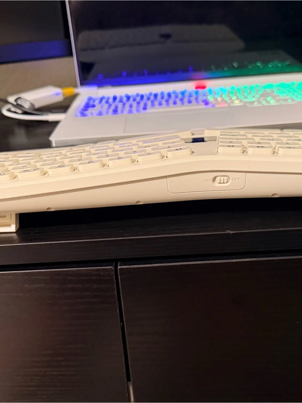 Wireless Ergonomic Keyboard and Mouse Set in Cream